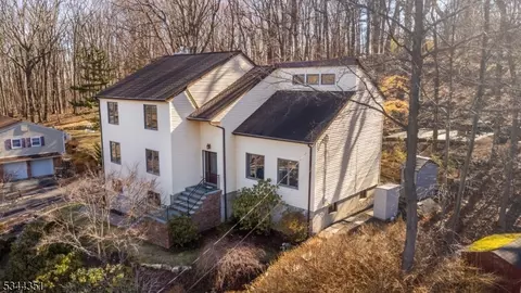 24 Valley Dr, Randolph, NJ 07869