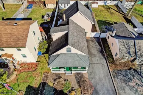 26 Roosevelt Ave, Lake Hiawatha, NJ 07034