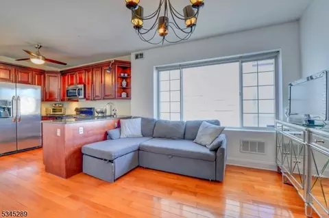 100 Leonard St #1L, Jersey City, NJ 07307