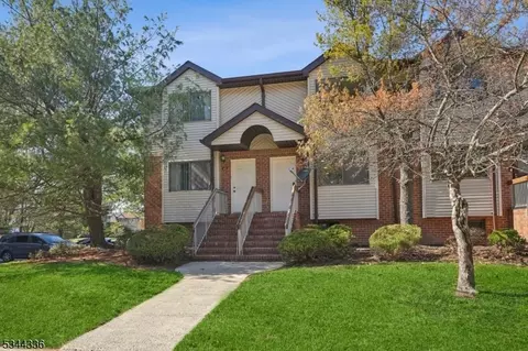 4002 Birchwood Ct, North Brunswick Twp, NJ 08902