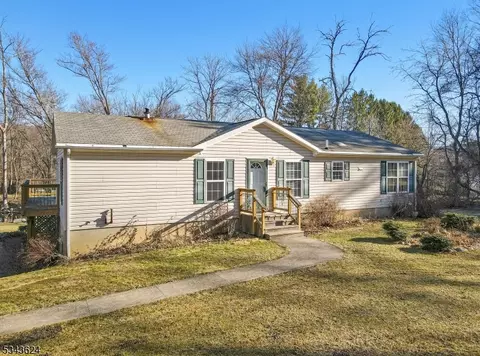154 Beechwood Rd, Belvidere, NJ 07823