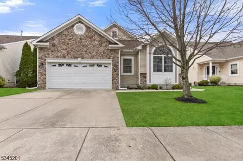 14 Barbee Ct, Bordentown, NJ 08505