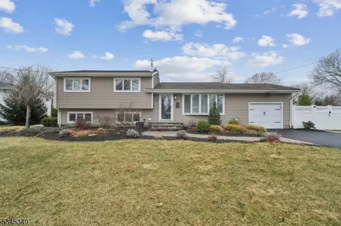 32 Schuyler Ave, Pequannock Twp, NJ 07440