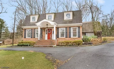4 Glen Gary Dr, Mendham Twp, NJ 07945