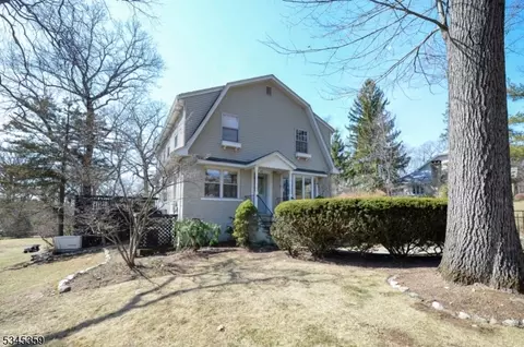 43 Roth Ave, Franklin Lakes, NJ 07417