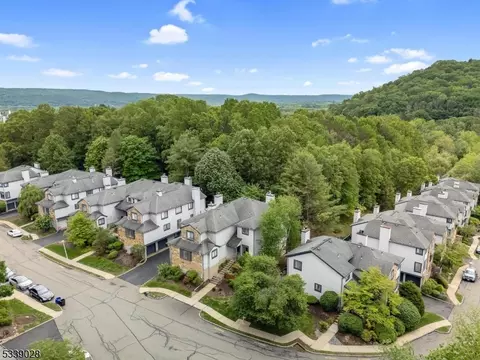 60 Overlook Dr, Hackettstown, NJ 07840