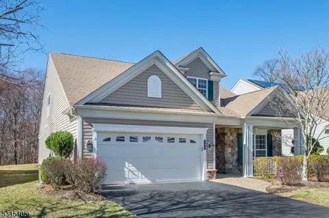 692 Post Ln, Somerset, NJ 08873