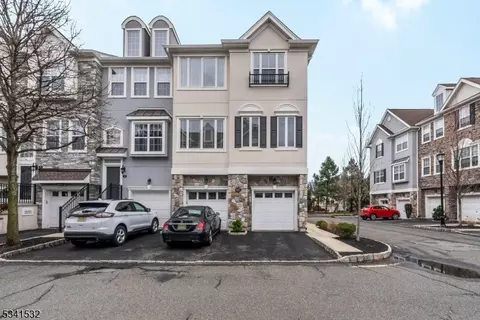 1 Carrington Pl, Clifton, NJ 07013