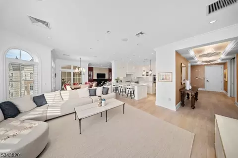409 Metzger Dr #409, West Orange, NJ 07052