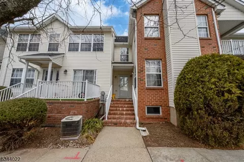 195 Barclay Ct, Piscataway, NJ 08854