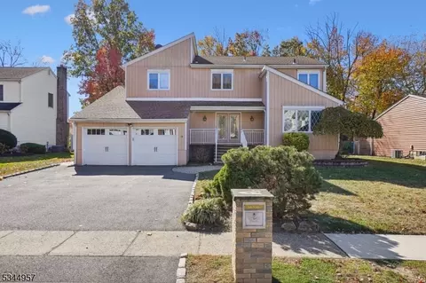 18 Bernadette Ct, Springfield, NJ 07081