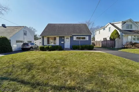 54 Richard Dr, Waldwick, NJ 07463