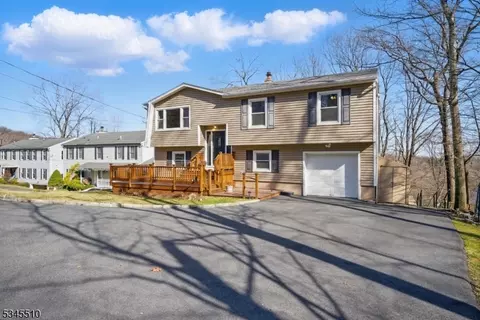 179 W Lake Shore Dr, Rockaway, NJ 07866