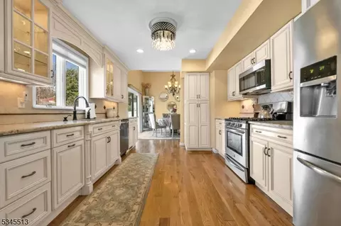 40 Monterey Dr, Wayne, NJ 07470 photo 11