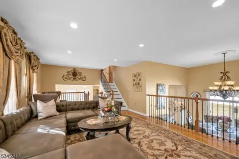 40 Monterey Dr, Wayne, NJ 07470 photo 6