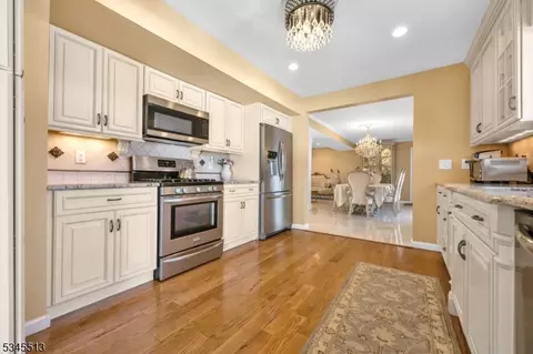 40 Monterey Dr, Wayne, NJ 07470 photo 7