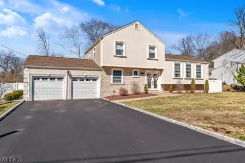 40 Monterey Dr, Wayne, NJ 07470 photo 2