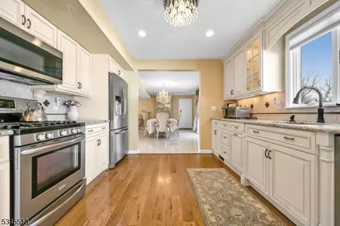 40 Monterey Dr, Wayne, NJ 07470 photo 8
