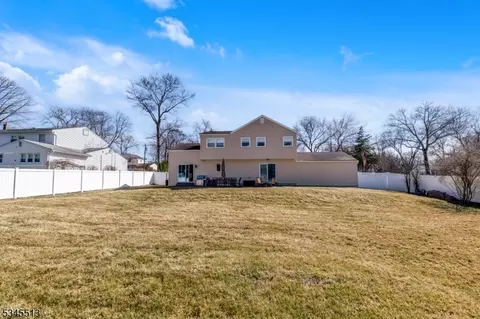 40 Monterey Dr, Wayne, NJ 07470 photo 28