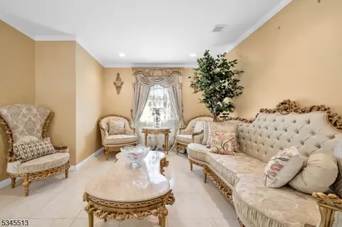 40 Monterey Dr, Wayne, NJ 07470 photo 17