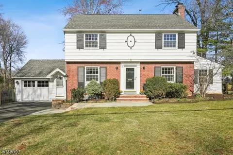 2 Edgewood Rd, Chatham Twp, NJ 07928
