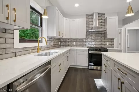 142 Maple Ave, Montclair, NJ 07042 photo 4
