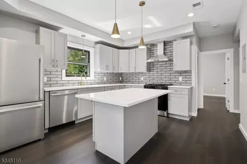 142 Maple Ave, Montclair, NJ 07042