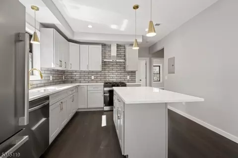 142 Maple Ave, Montclair, NJ 07042 photo 3