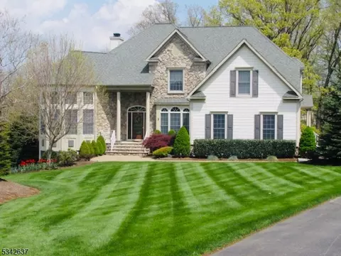 3 Shannon Mountain Ln, Port Murray, NJ 07865