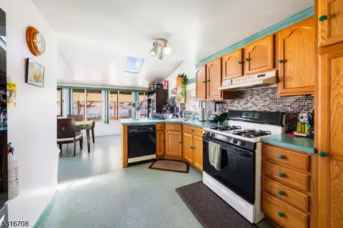 813 Monroe Ave, Plainfield, NJ 07063 photo 6