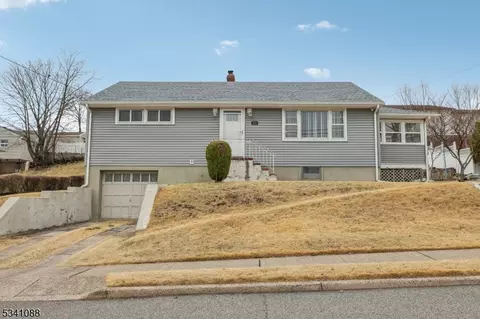 175 Washington Pl, Totowa, NJ 07512