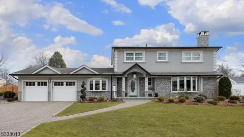 77 Sweet Briar Dr, Clark, NJ 07066