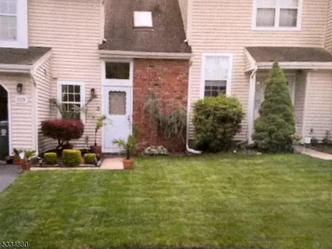 103 Stonehedge Ct, Somerset, NJ 08873