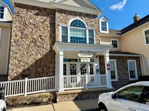 58 Brooklake Rd #5, Florham Park, NJ 07932
