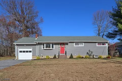 77 Highland Ave, Bridgewater, NJ 08807