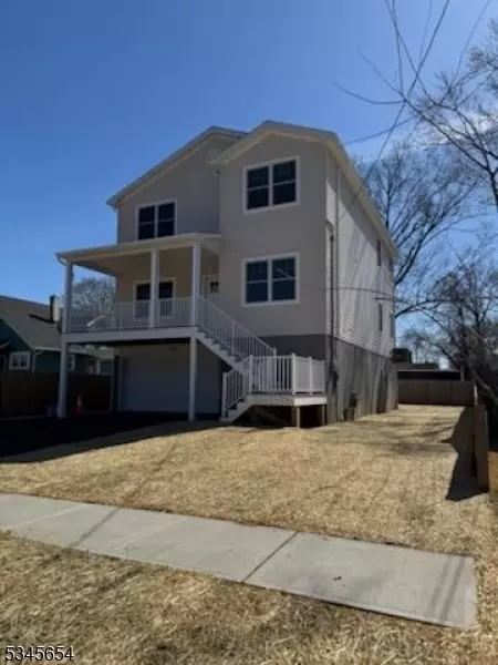 111 3rd St, Dunellen, NJ 08812