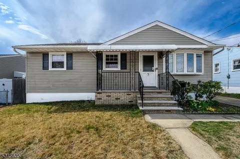 7 Kosene St, Woodbridge, NJ 07095