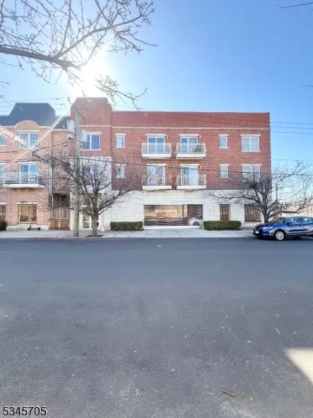 21-23 Freeman St #2 B, Newark, NJ 07105