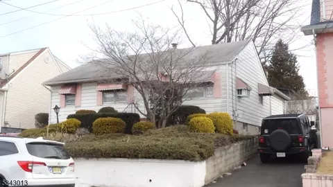 378 N Macarthur Ave, Garfield, NJ 07026
