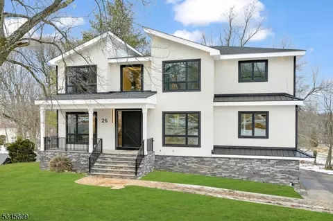 26 Shrewsbury Dr, Livingston, NJ 07039