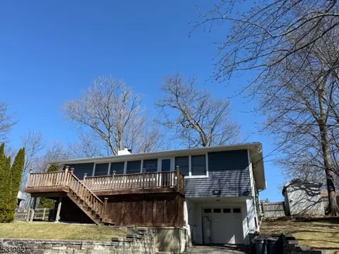 61 Lindys Dr, West Milford, NJ 07480