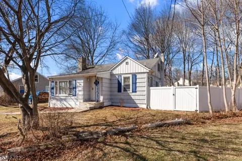 505 Cole Pl, Roxbury Twp, NJ 07850