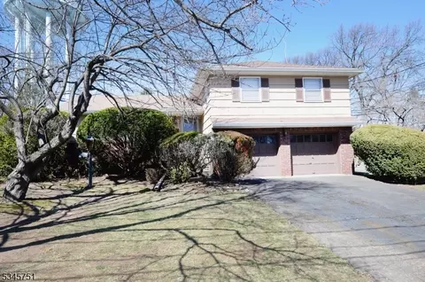 31-19 Garfield Pl, Fair Lawn, NJ 07410
