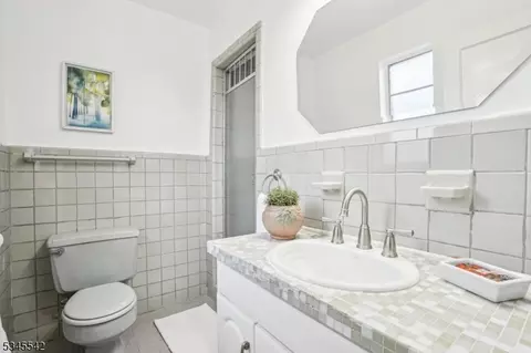 17 Troy Dr # B, Springfield, NJ 07081 photo 16