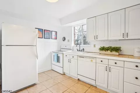 17 Troy Dr # B, Springfield, NJ 07081 photo 13