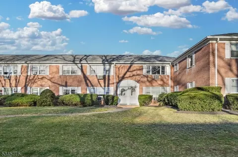 10 Manchester Ct #10, Wayne, NJ 07470