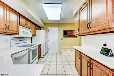 12 Stone Run Rd, Bedminster, NJ 07921 photo 8