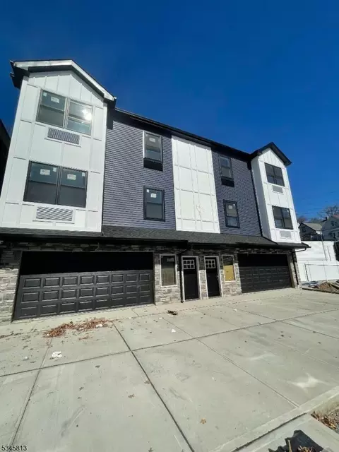 81 Haledon Ave, Paterson, NJ 07522