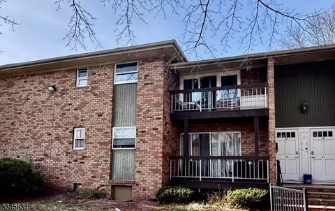 24 Deanna Dr #10, Hillsborough, NJ 08844