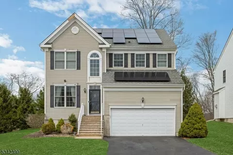 60 Helms Mill Rd, Hackettstown, NJ 07840